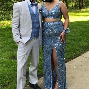Beautiful blue prom dress!!